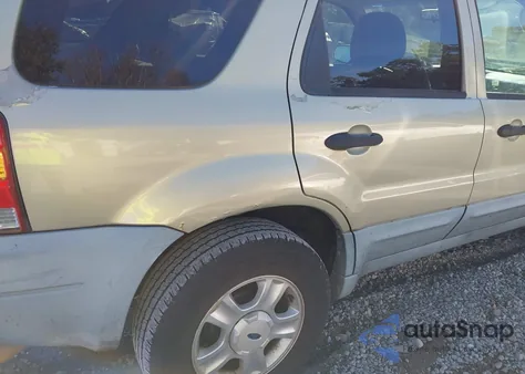 2003 Ford Escape Xlt z USA, uszkodzony, nr VIN 1FMCU93163KA62727